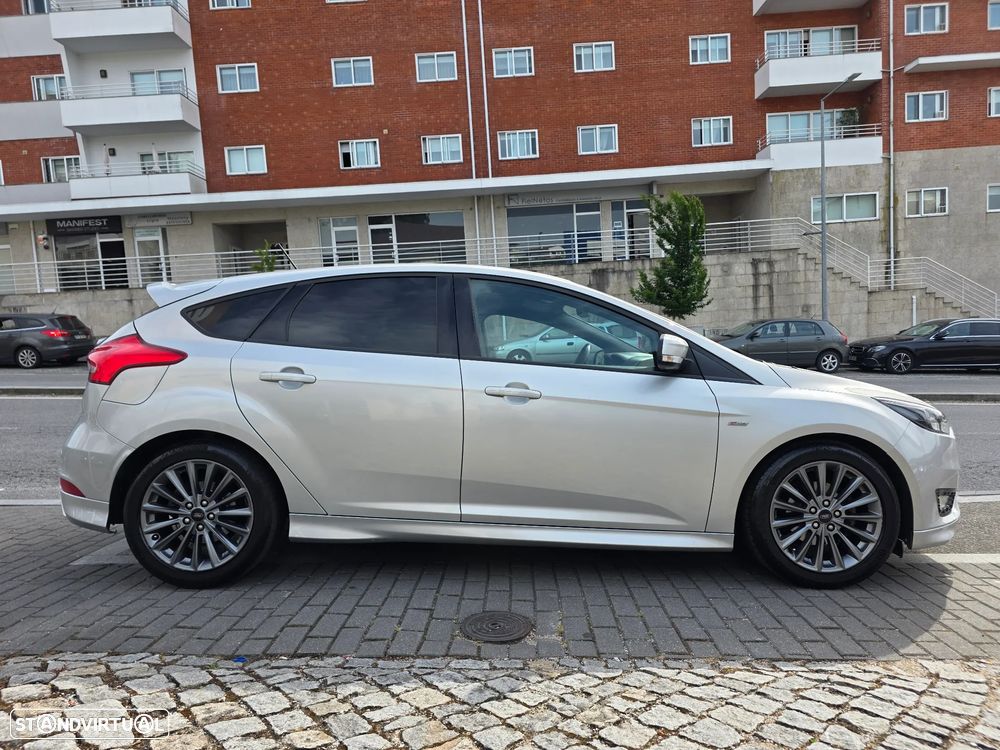 Ford Focus 1.0 EcoBoost MHEV ST-Line - 5