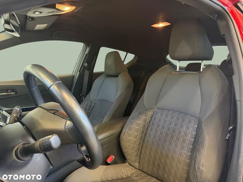Toyota C-HR Lounge - 12