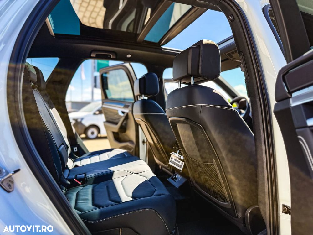 Volkswagen Touareg V6 TDI 4MOTION R-Line - 26