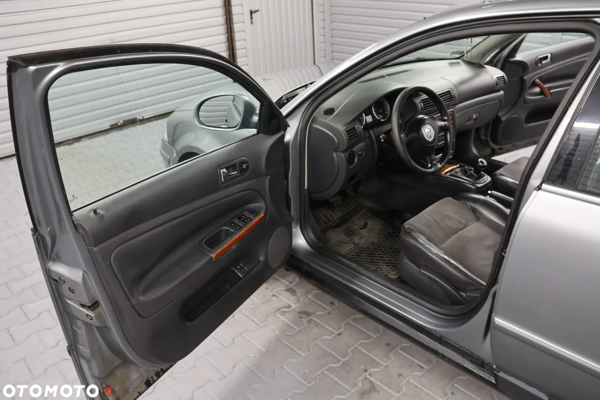 Volkswagen Passat 1.9 TDI Comfortline - 8