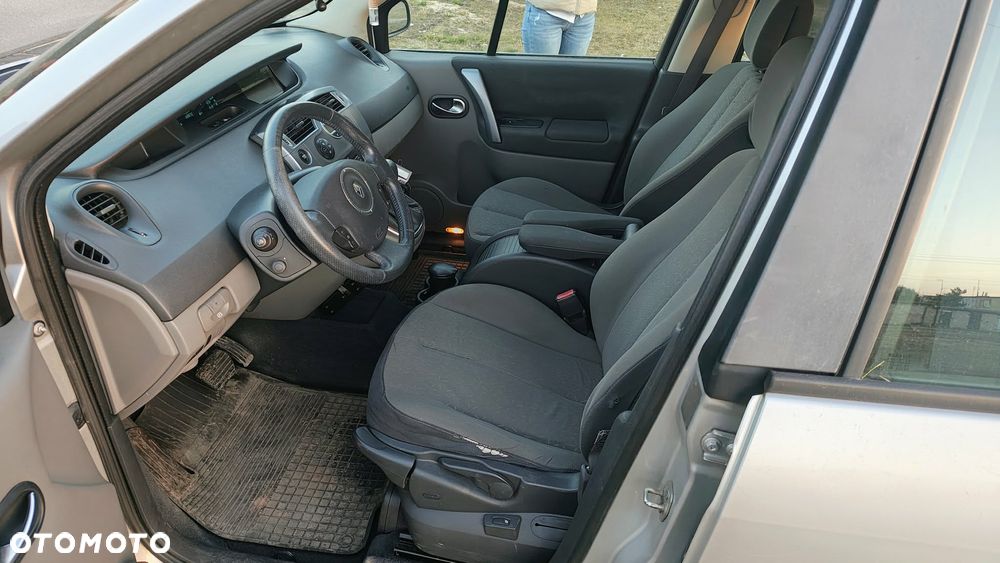 Renault Scenic 1.9 dCi Expression - 11