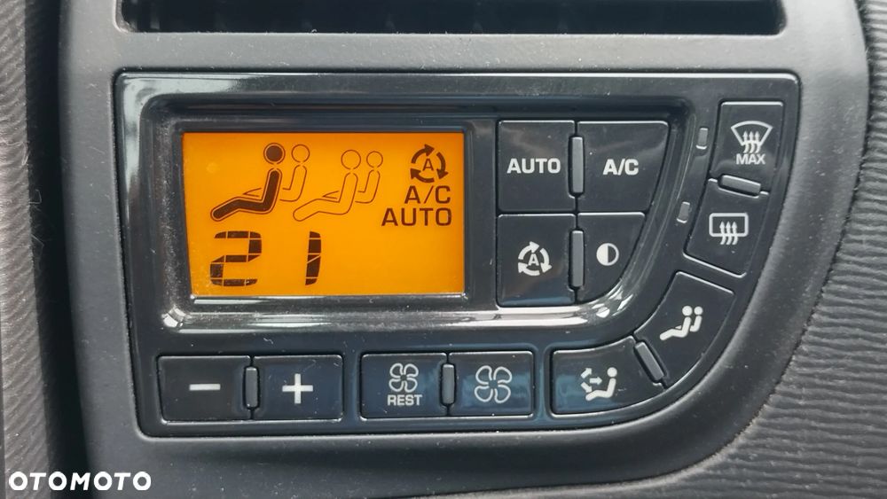 Citroën C4 Picasso 2.0 HDi Equilibre Exclusive Navi MCP - 17