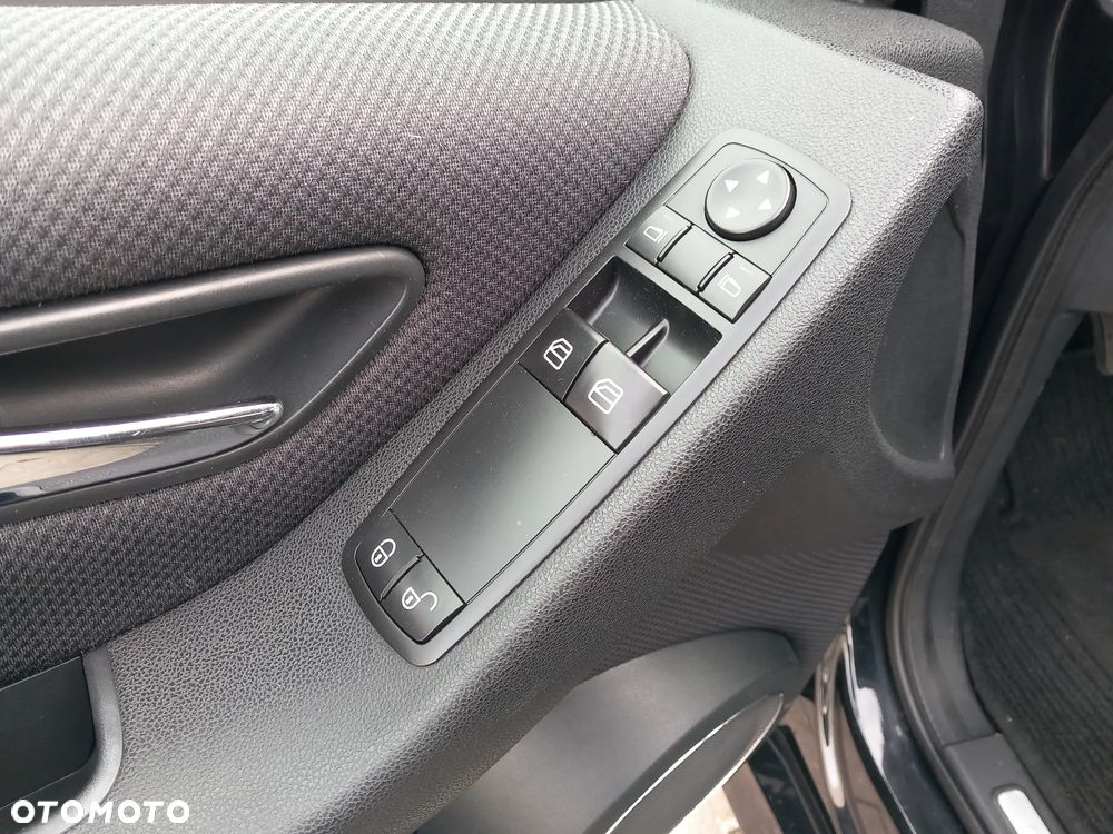 Mercedes-Benz Klasa B 180 CDI DPF Special Edition - 19