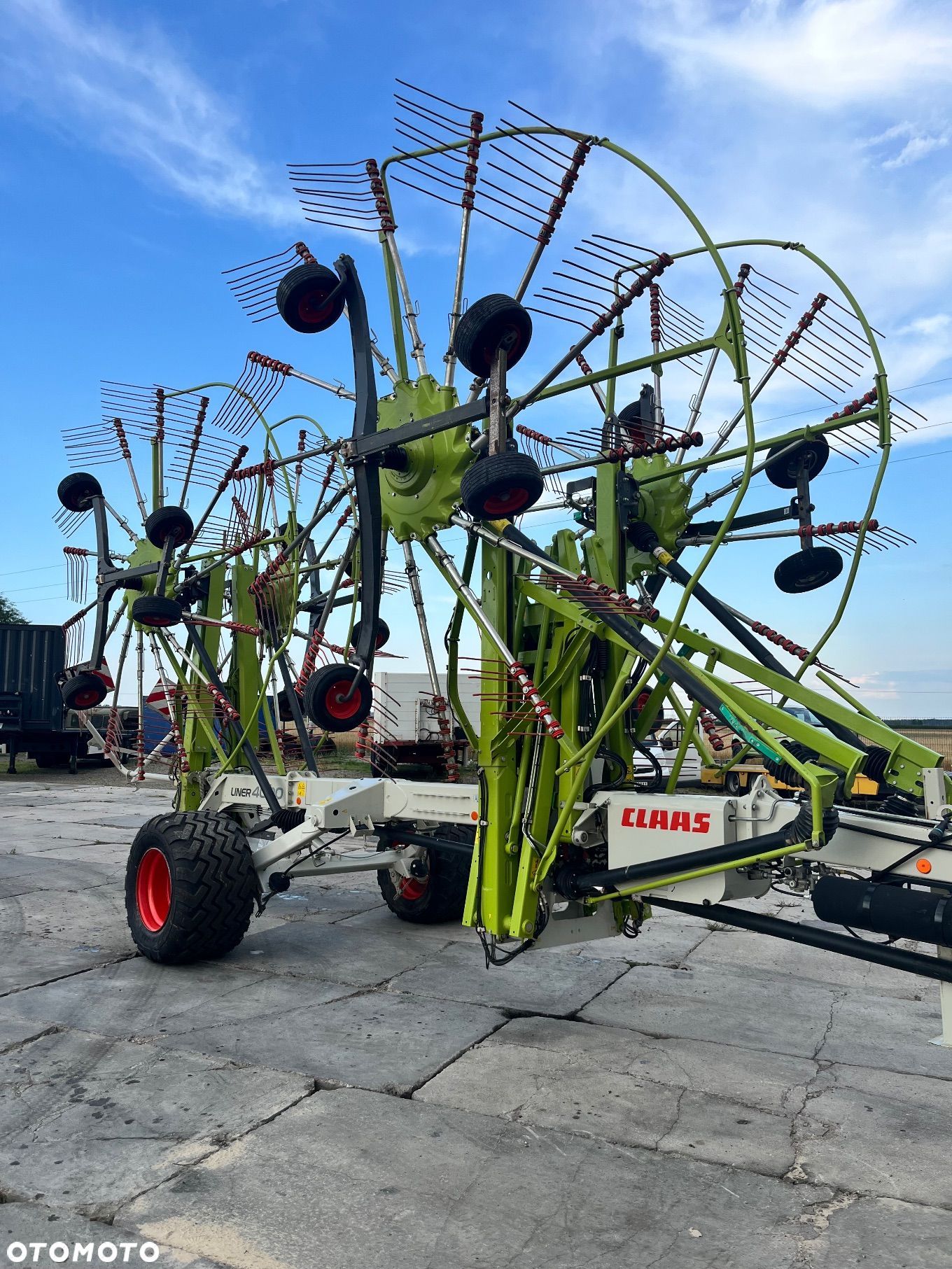 Claas Liner 4000 / zgrabiarka / 4 wirnikowa / 15 metrów / komputer ISOBUS - 1