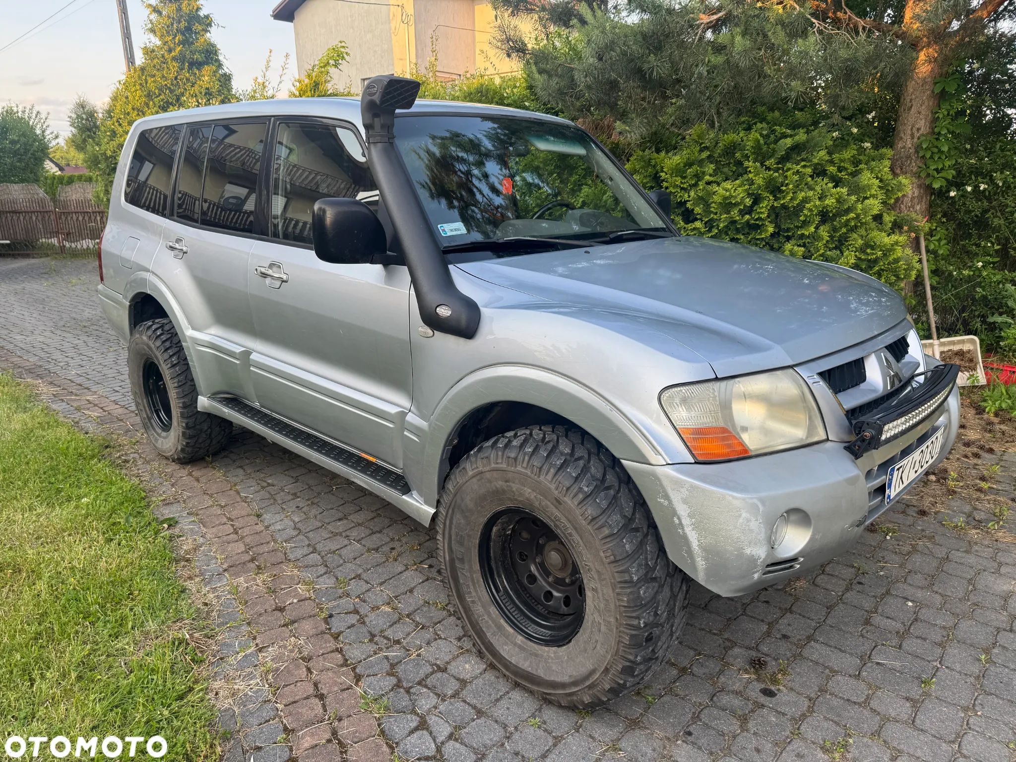 Mitsubishi Pajero - 1