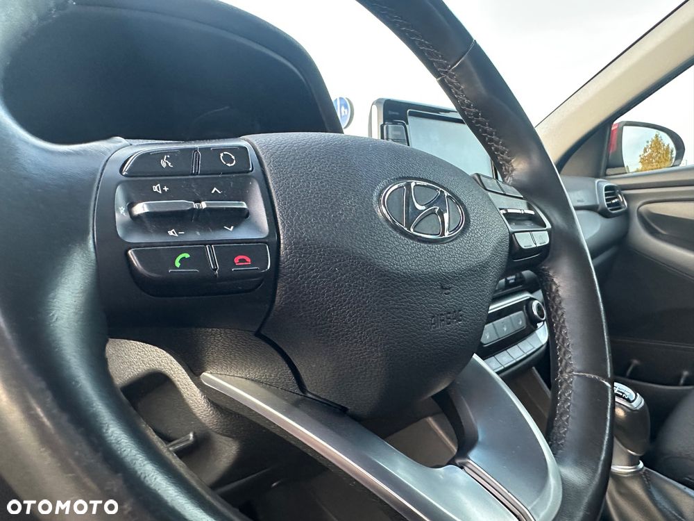 Hyundai i30 blue 1.4 Passion - 12