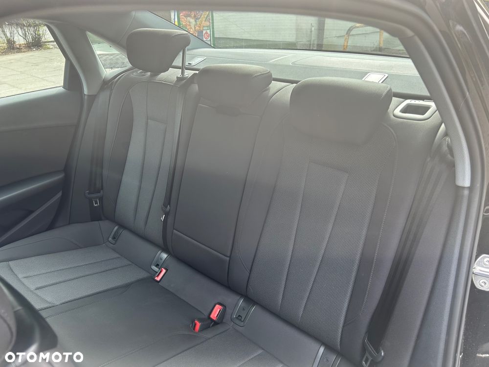 Audi A4 Limousine 35 TFSI mHEV Advanced S tronic - 16