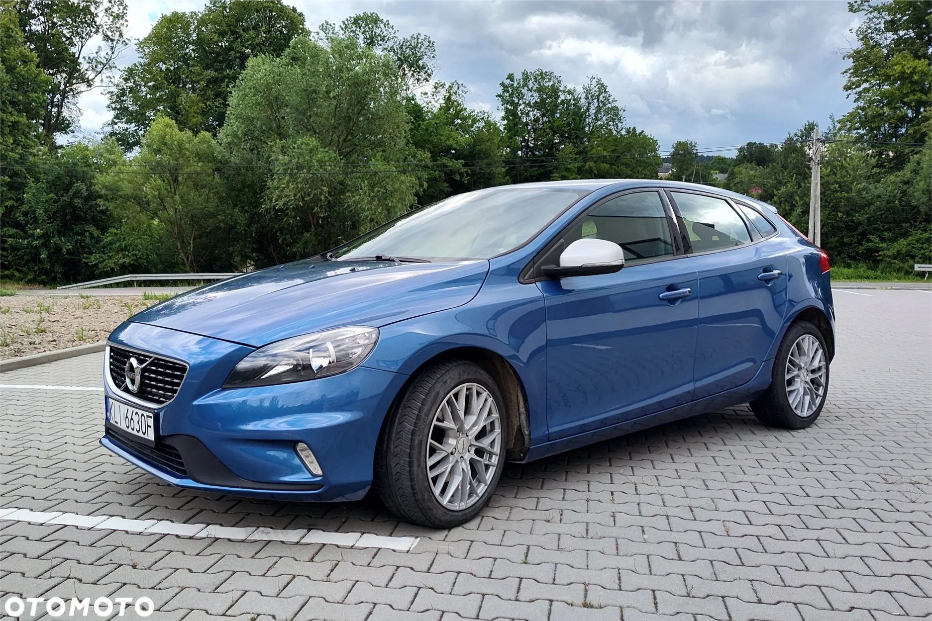 Volvo V40 T2 Drive-E R-Design Kinetic - 1