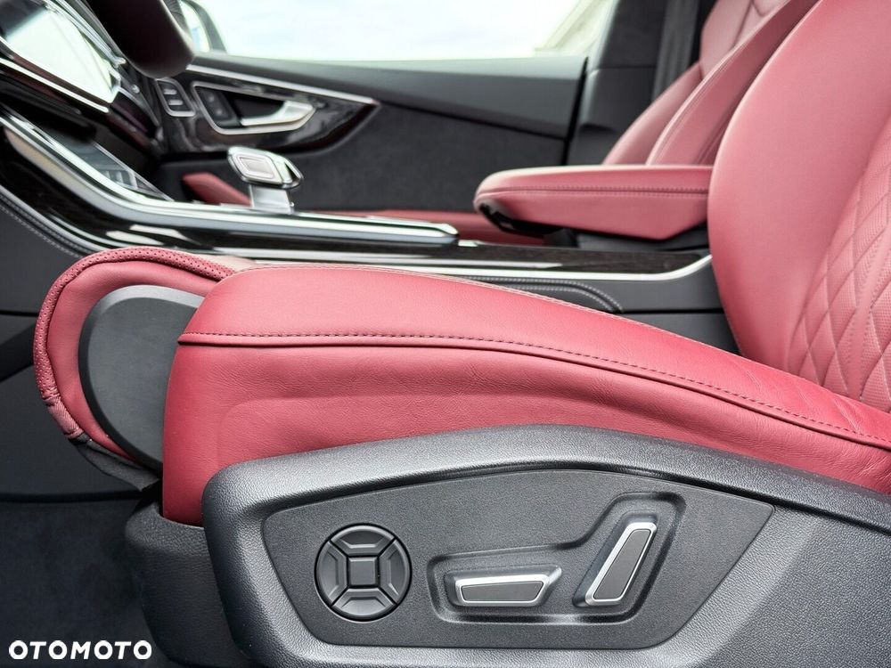 Audi SQ8 - 32