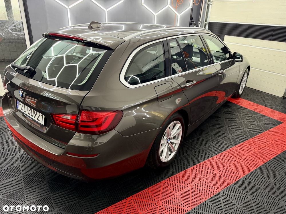 BMW Seria 5 525d xDrive Sport-Aut - 13