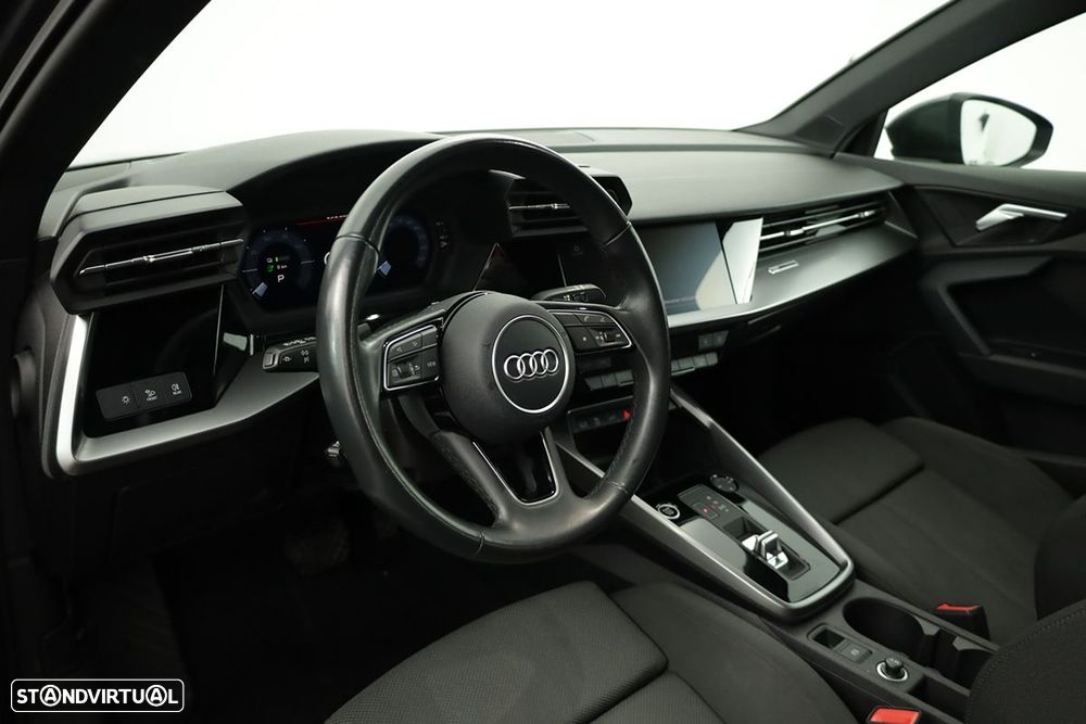 Audi A3 Sportback 45 TFSIe S line - 8