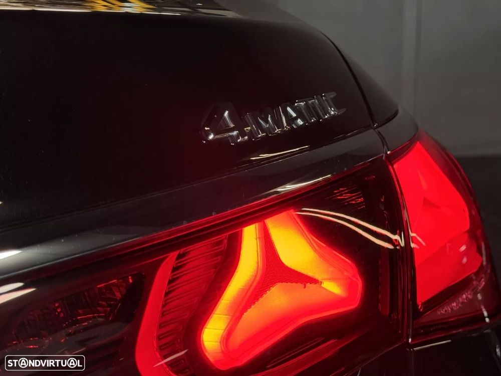 Mercedes-Benz E 400 4Matic - 29