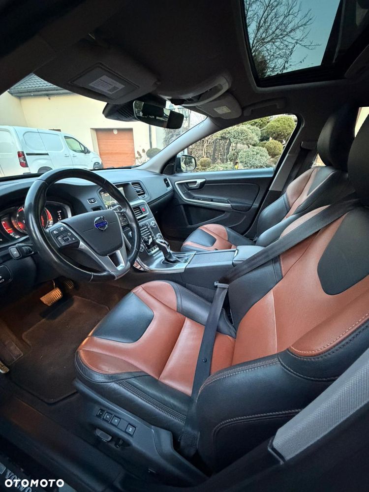 Volvo V60 Cross Country D4 AWD Geartronic Pro - 13