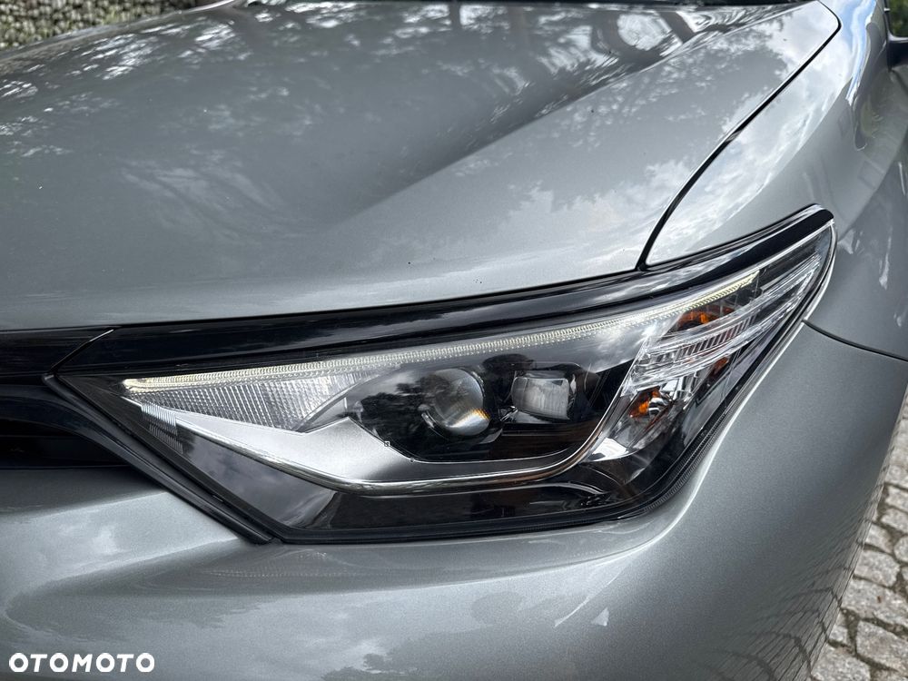 Toyota Auris Hybrid 135 Selection - 8