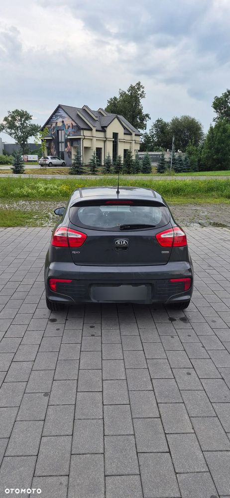 Kia Rio - 4
