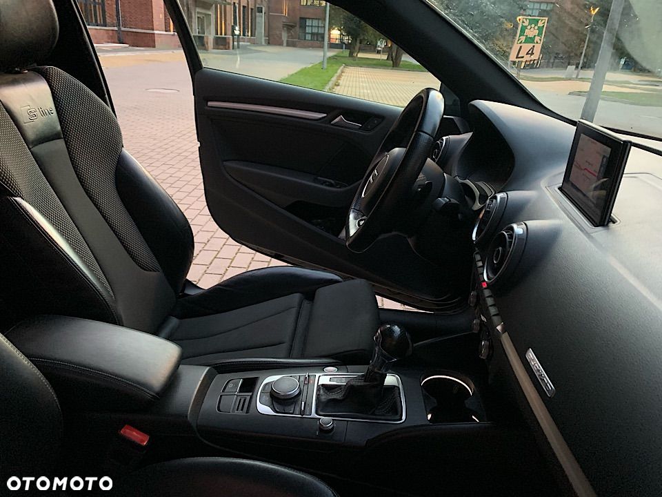 Audi A3 1.8 TFSI quattro S tronic S line Sportpaket - 28