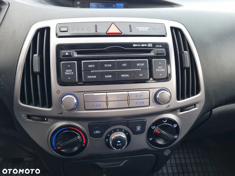 Hyundai i20 - 18