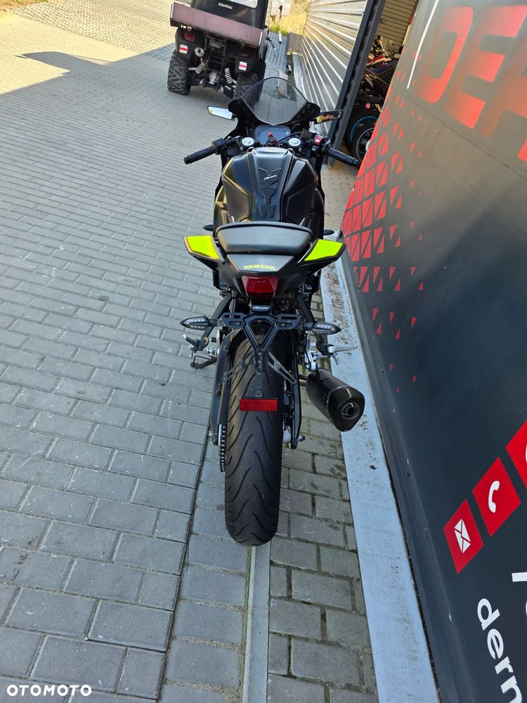 Yamaha YZF - 17