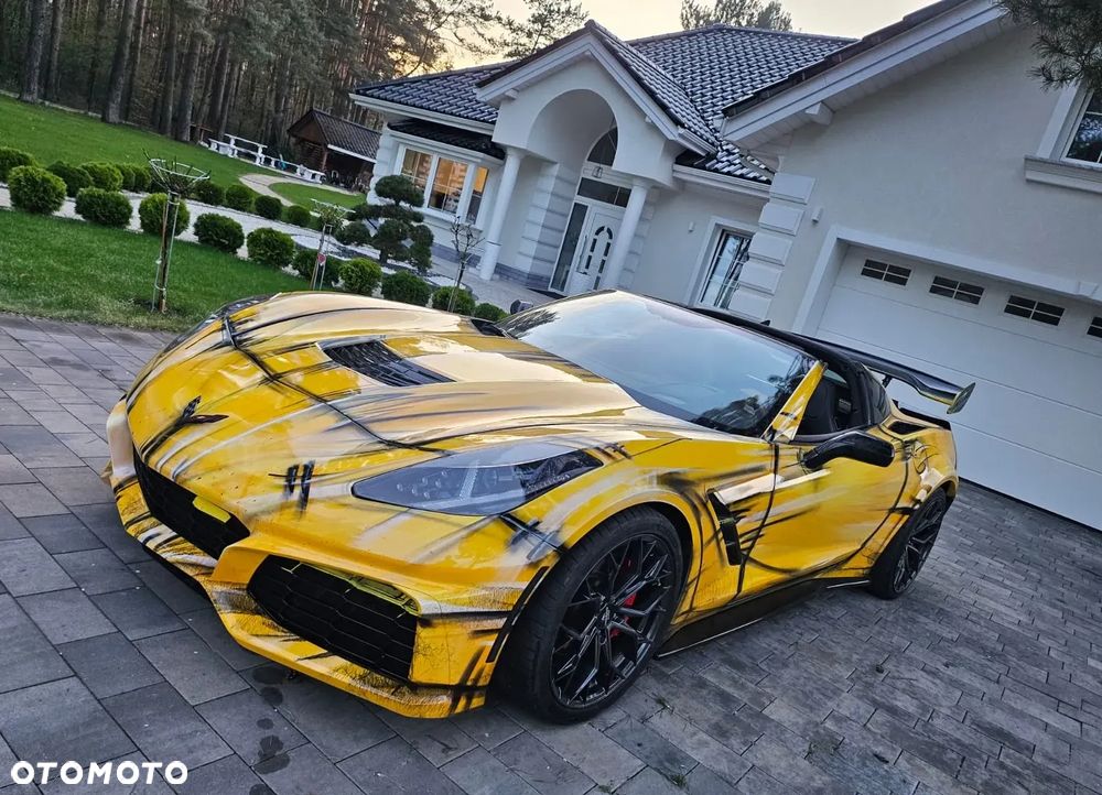 Chevrolet Corvette - 4