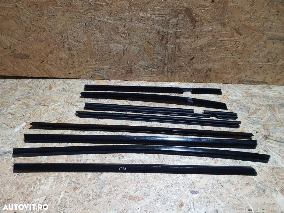 Perie Geam Ornament Negru Geam Usa Fata Spate Mercedes GLC 2018-2020 - 1