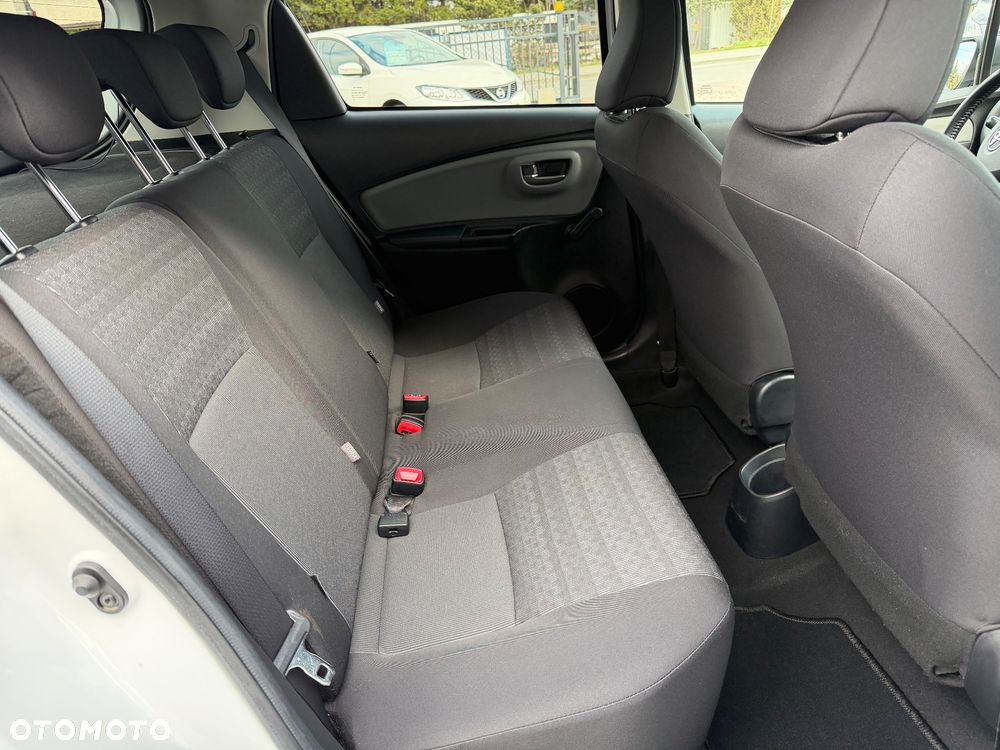 Toyota Yaris - 10