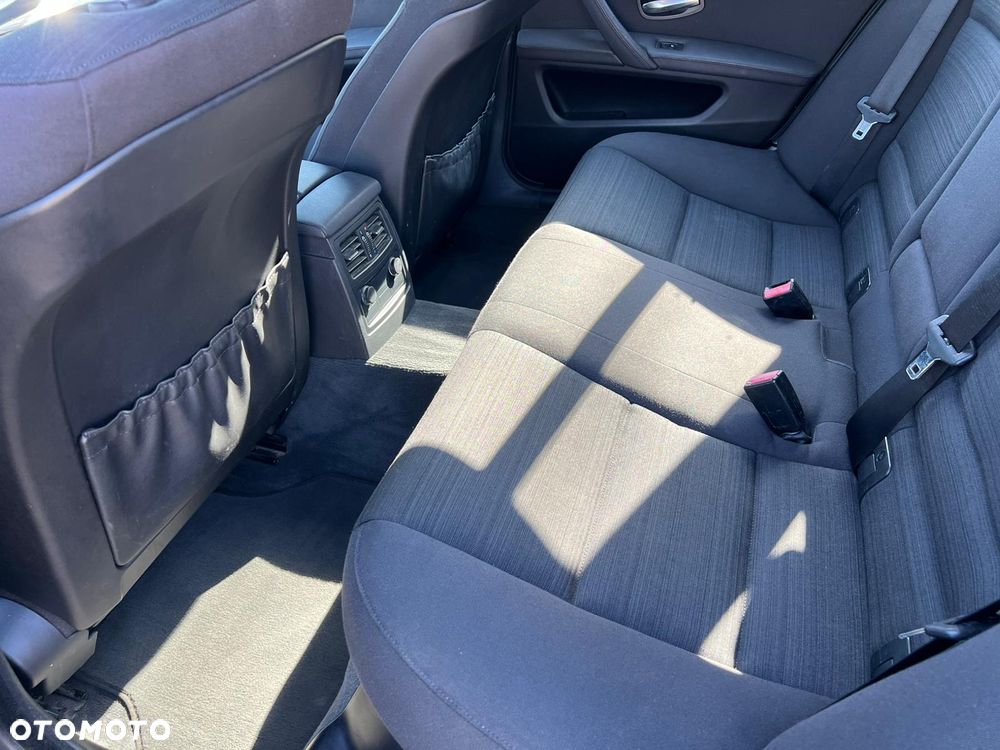 BMW Seria 5 525d - 12