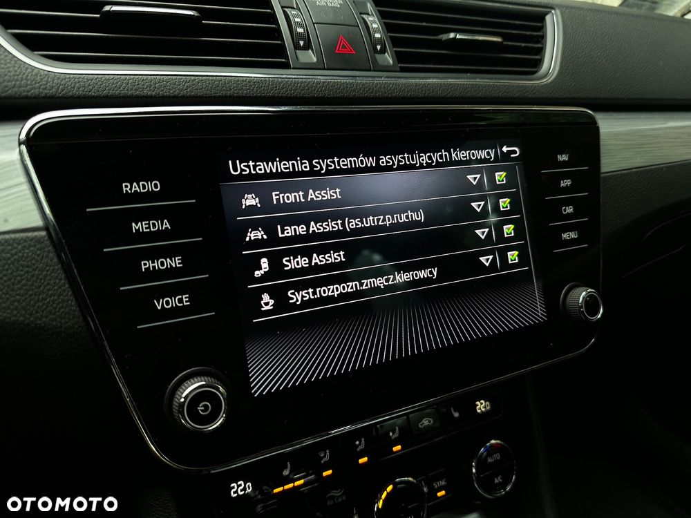Skoda Superb 2.0 TDI SCR Style DSG - 22