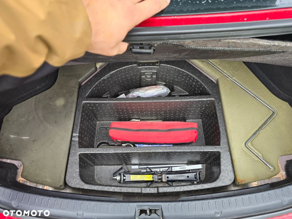 Toyota Avensis 1.8 Multidrive S Executive - 24