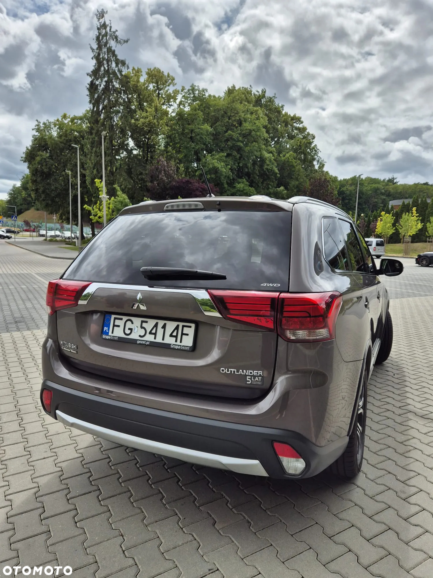 Mitsubishi Outlander 2.0 Instyle + 4WD CVT - 4