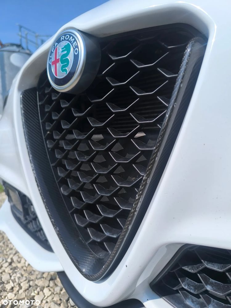 Alfa Romeo Giulia 2.0 Turbo 16V AT8-Q4 Ti - 14