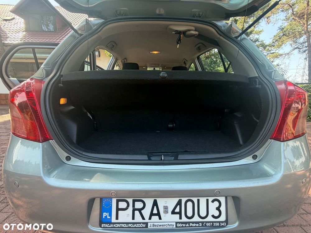 Toyota Yaris 1.3 Luna Premium - 9