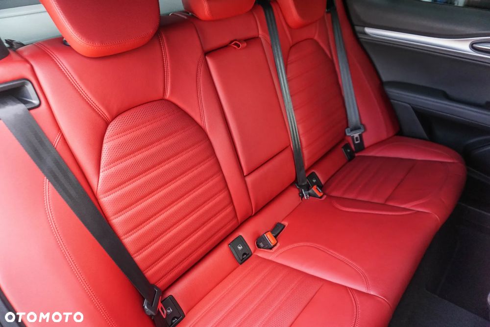 Alfa Romeo Stelvio 2.0 Turbo Veloce Q4 - 36