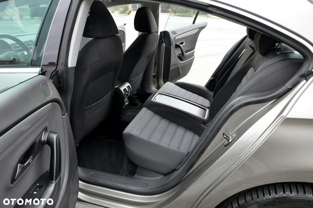 Volkswagen Passat CC - 20