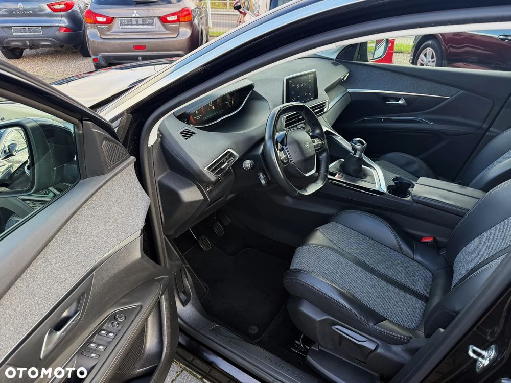 Peugeot 3008 1.2 PureTech Allure S&S - 7