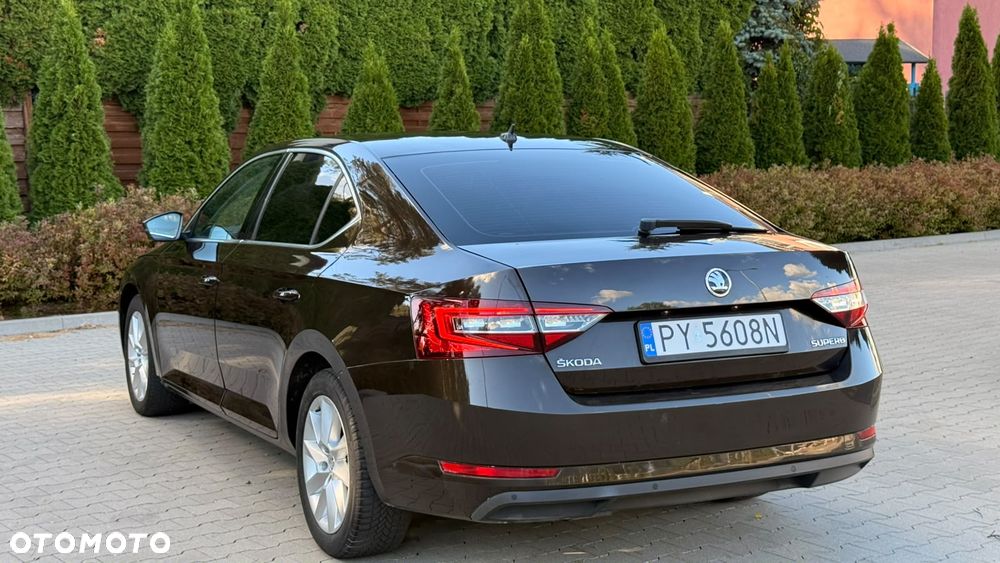 Skoda Superb 2.0 TDI Style - 22