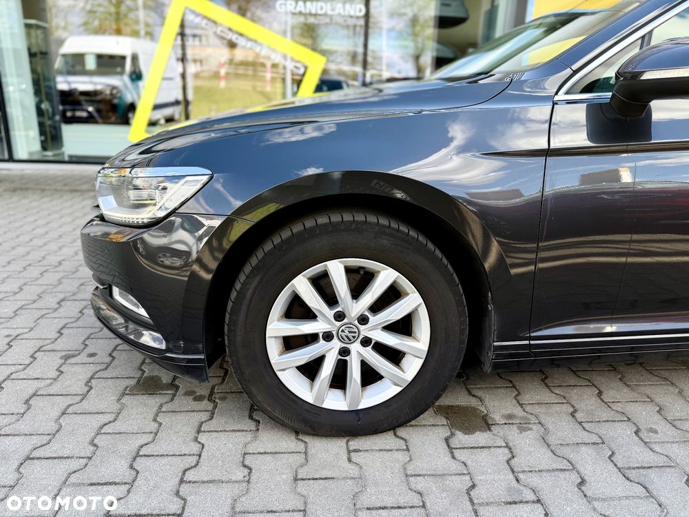 Volkswagen Passat 1.6 TDI SCR DSG Comfortline - 10