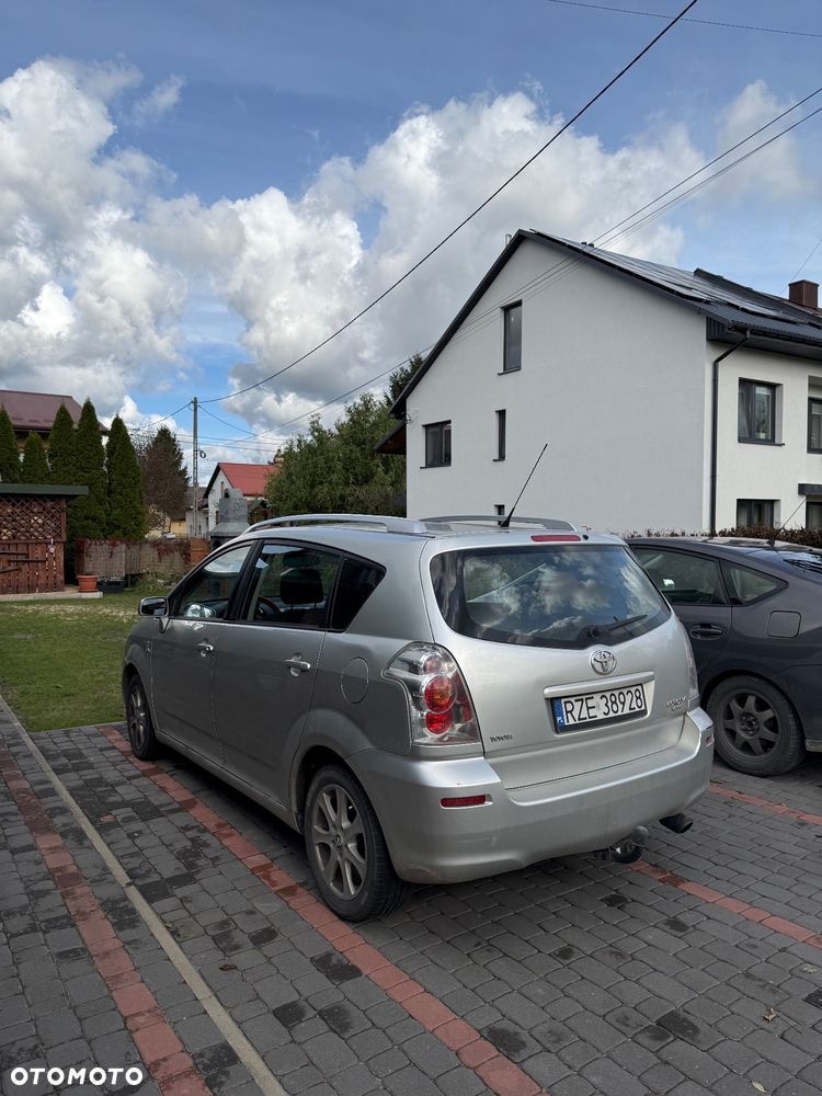Toyota Corolla Verso 2.0 D-4D - 9