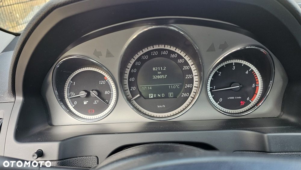 Mercedes-Benz Klasa C 250 CDI BlueEff Classic 4-Matic - 16