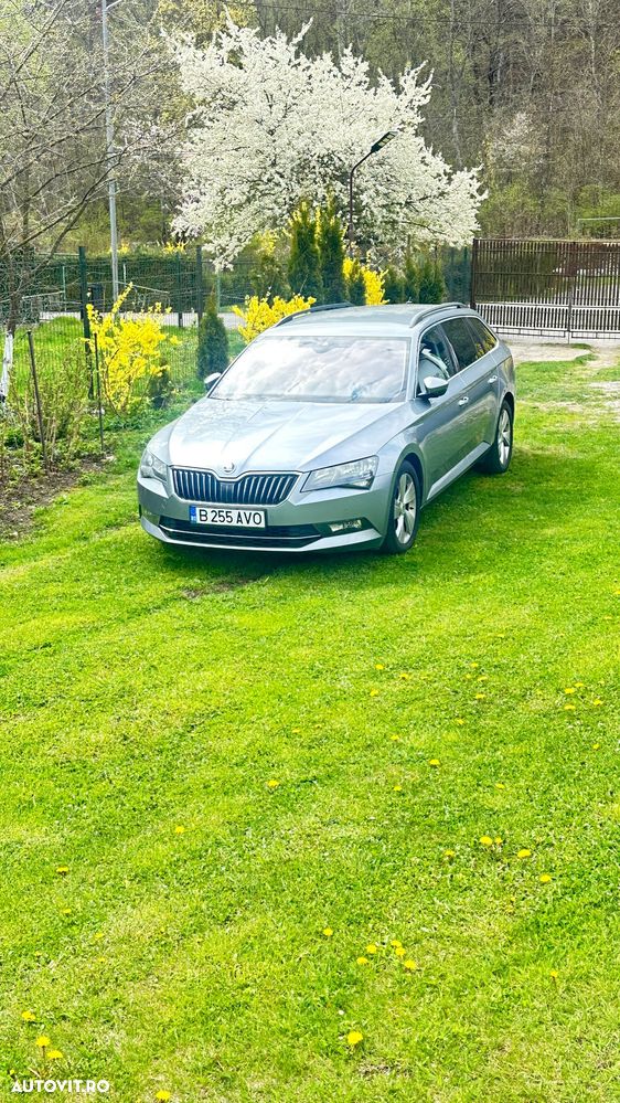 Skoda Superb 2.0 TDI DSG Ambition - 1