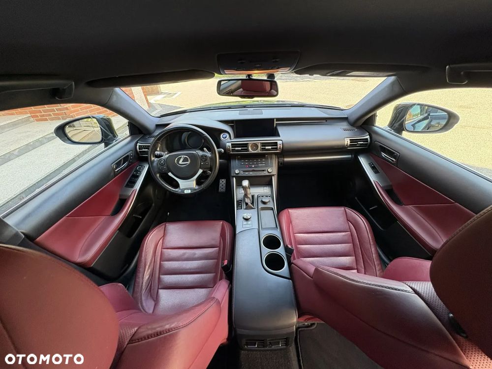 Lexus IS 300h F Impression EU6 - 15