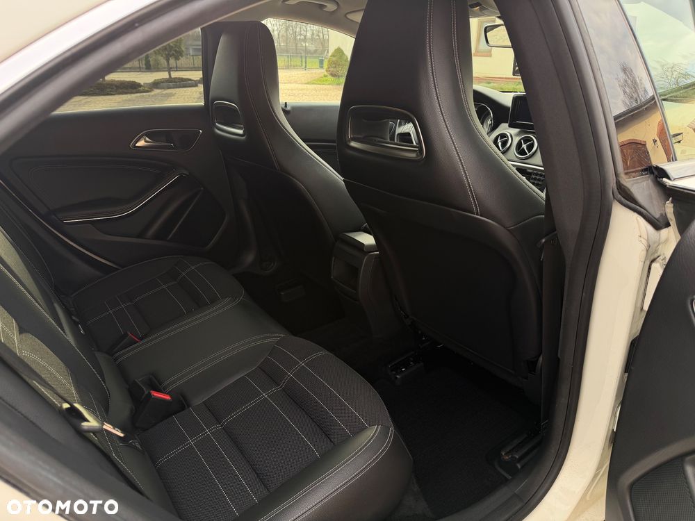 Mercedes-Benz CLA 220 d 7G-DCT AMG Line - 28