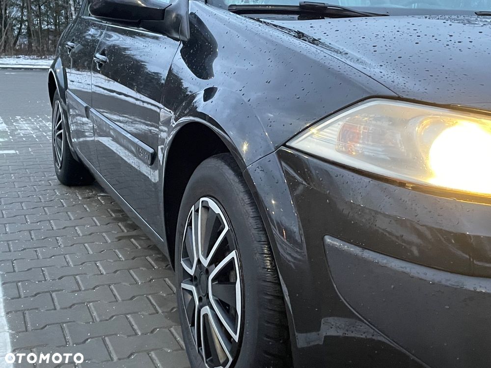 Renault Megane 1.6 16V Confort Privilege - 17