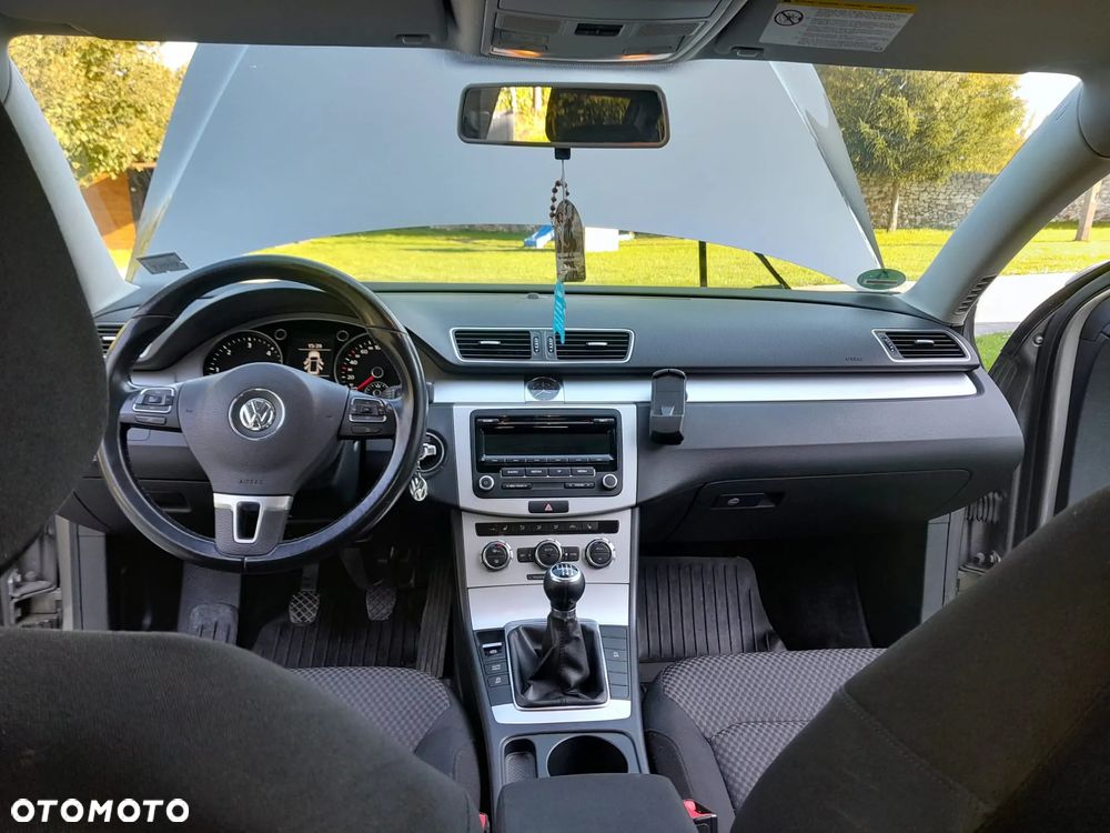 Volkswagen Passat - 8
