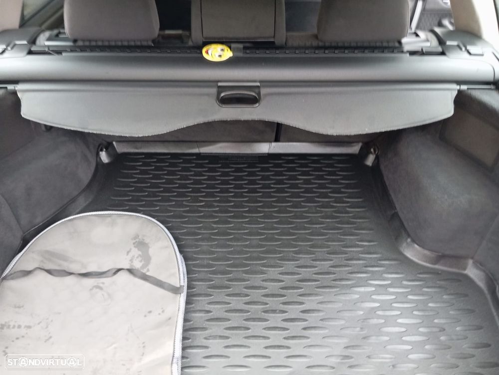 BMW 320 d Touring - 10