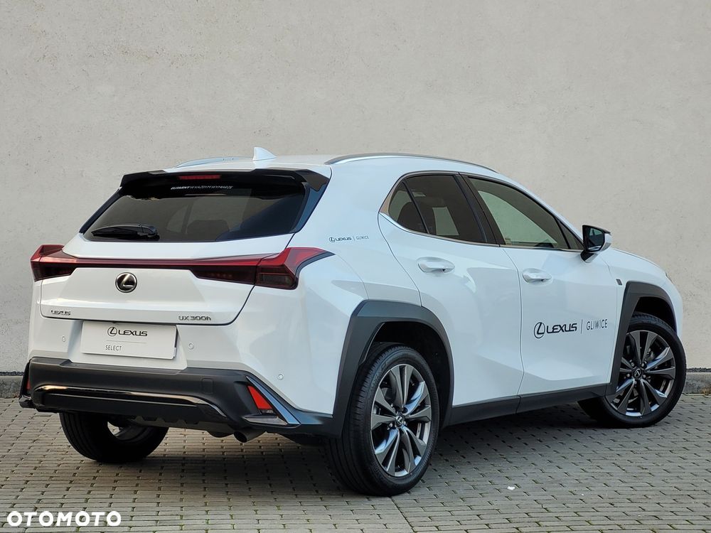 Lexus UX 300h F Sport Design - 5