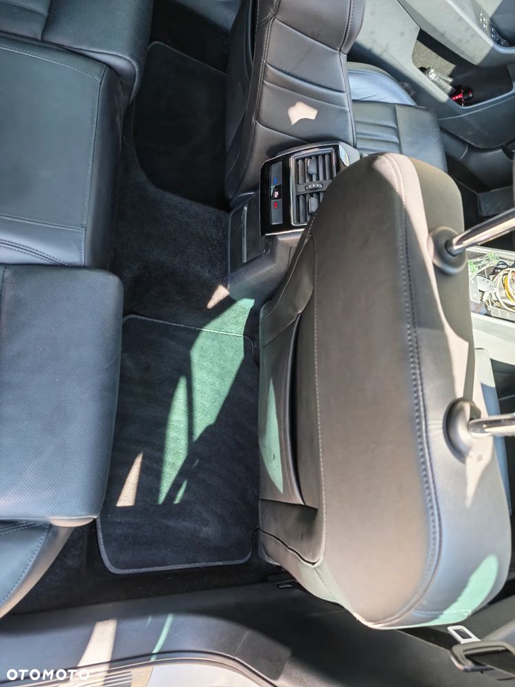 Skoda Superb 2.0 TDI Ambition DSG - 19