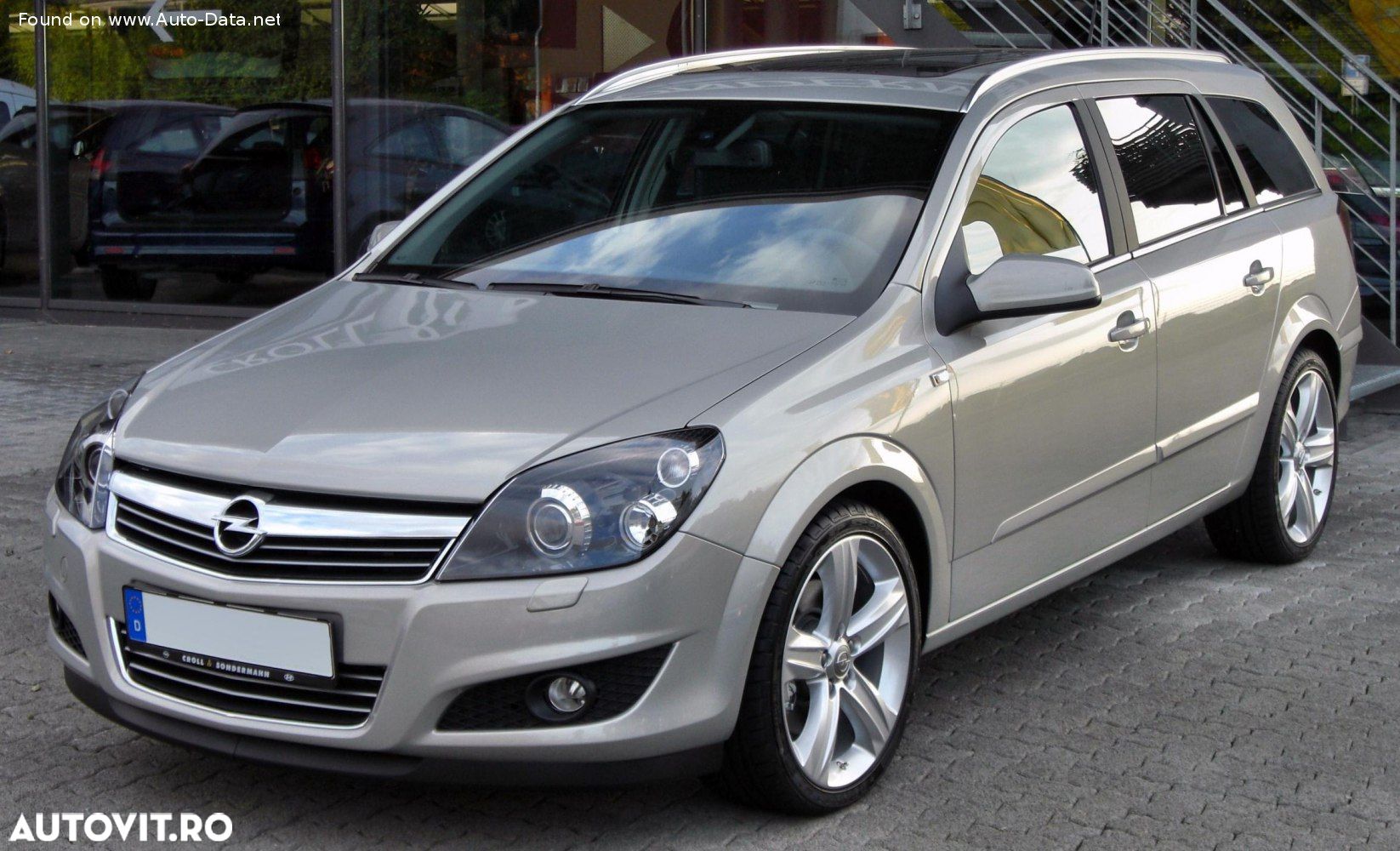 Dezmembrez piese Opel Astra H - 1