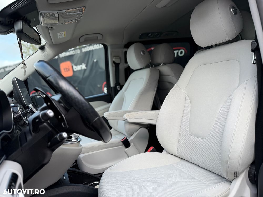 Mercedes-Benz V - 12