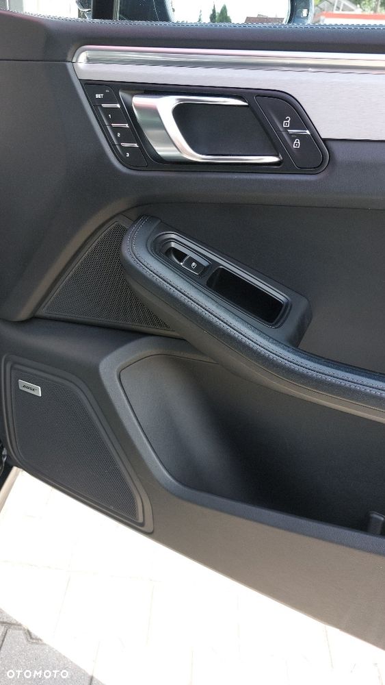 Porsche Macan - 17
