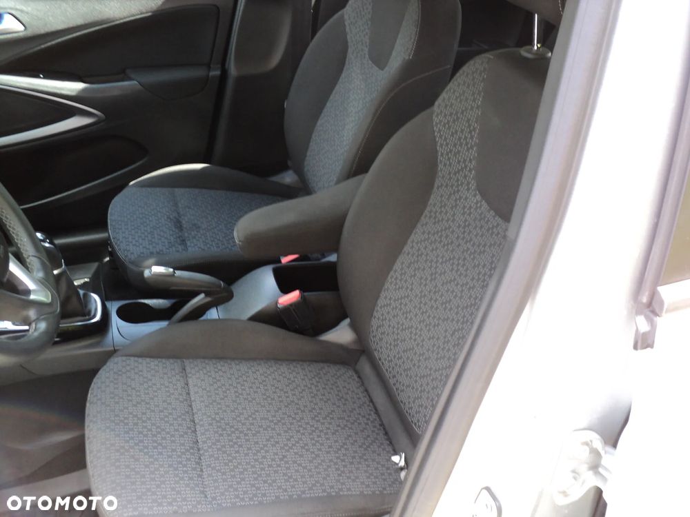 Opel Crossland X - 12